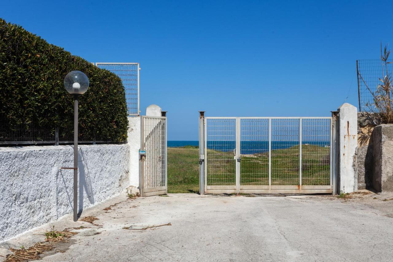 Casalmare Apartments One Step From The Sea Mola di Bari Luaran gambar