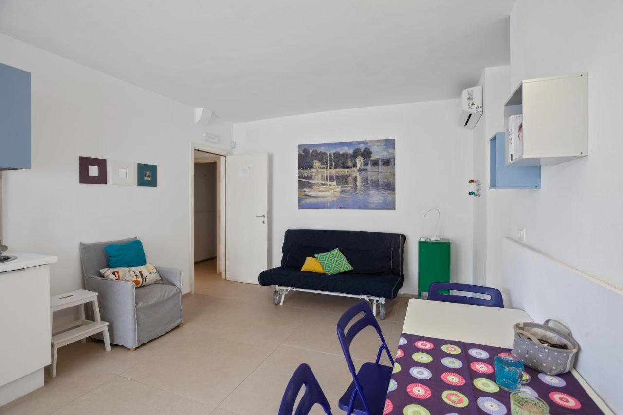 Casalmare Apartments One Step From The Sea Mola di Bari Luaran gambar