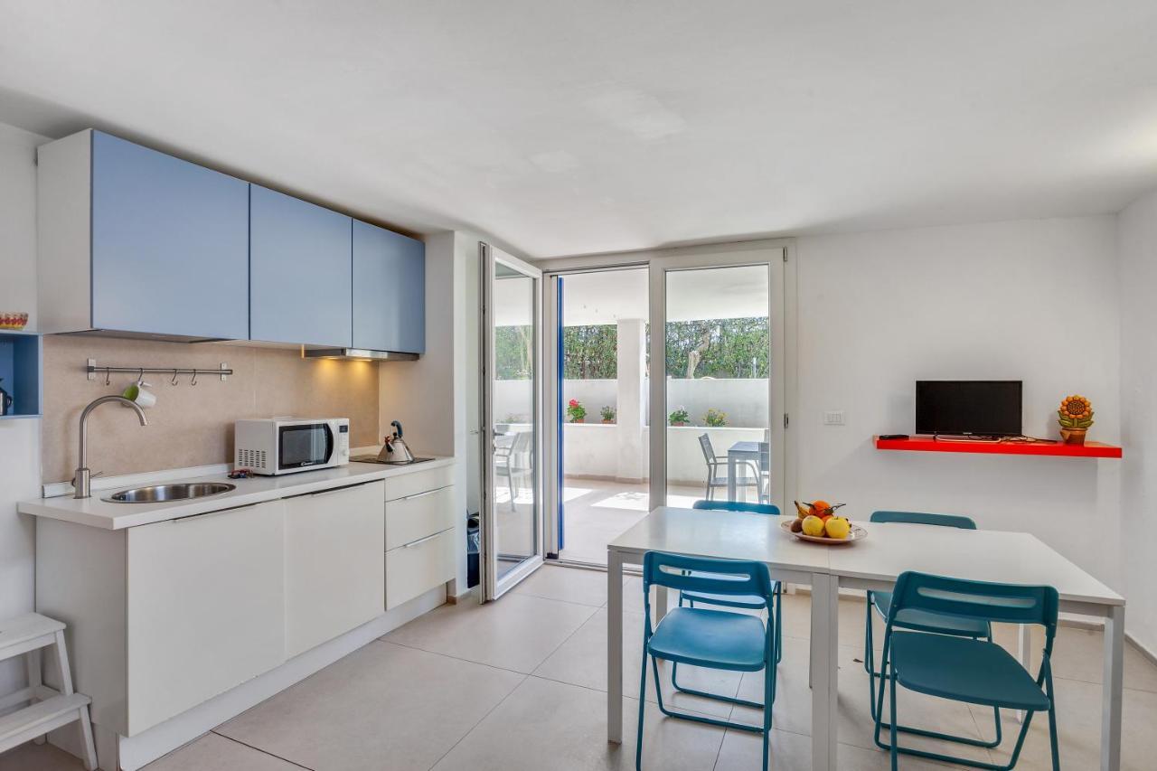 Casalmare Apartments One Step From The Sea Mola di Bari Luaran gambar