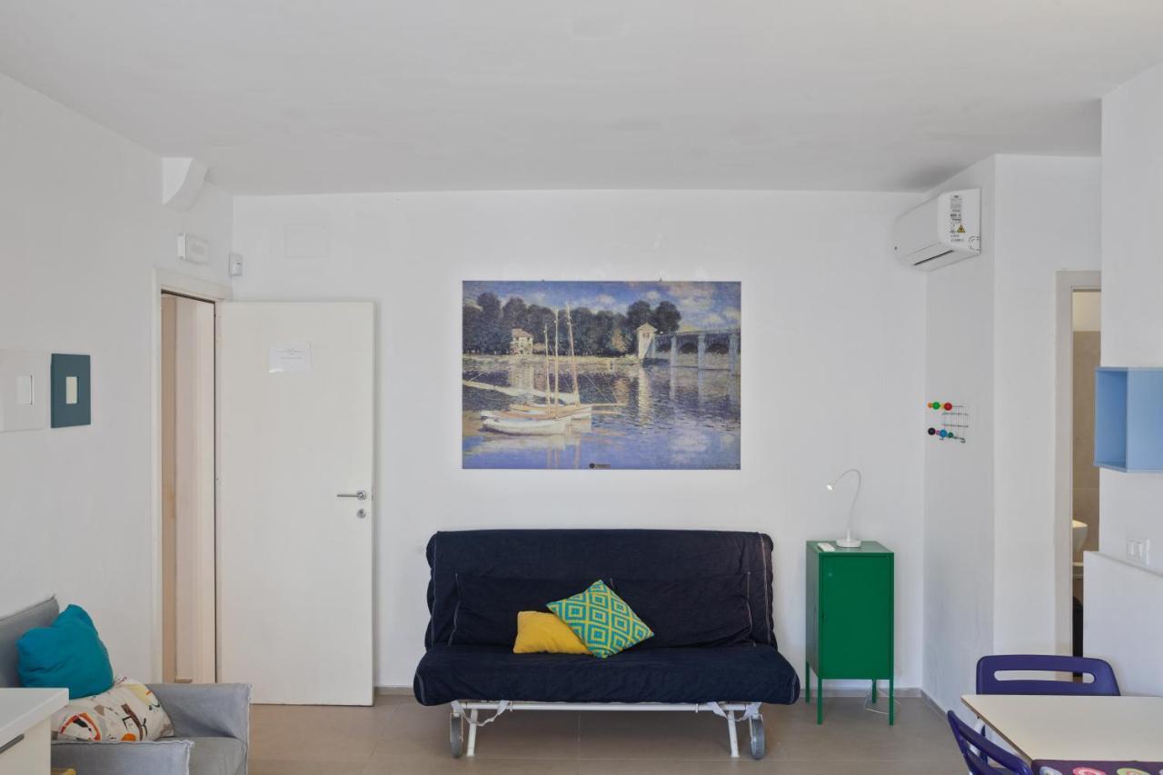 Casalmare Apartments One Step From The Sea Mola di Bari Luaran gambar