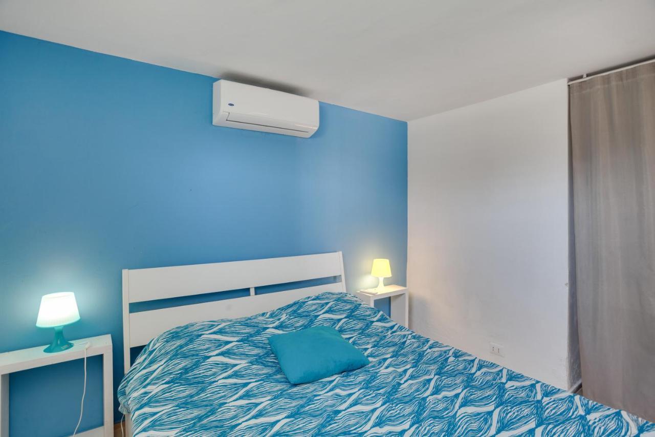 Casalmare Apartments One Step From The Sea Mola di Bari Luaran gambar