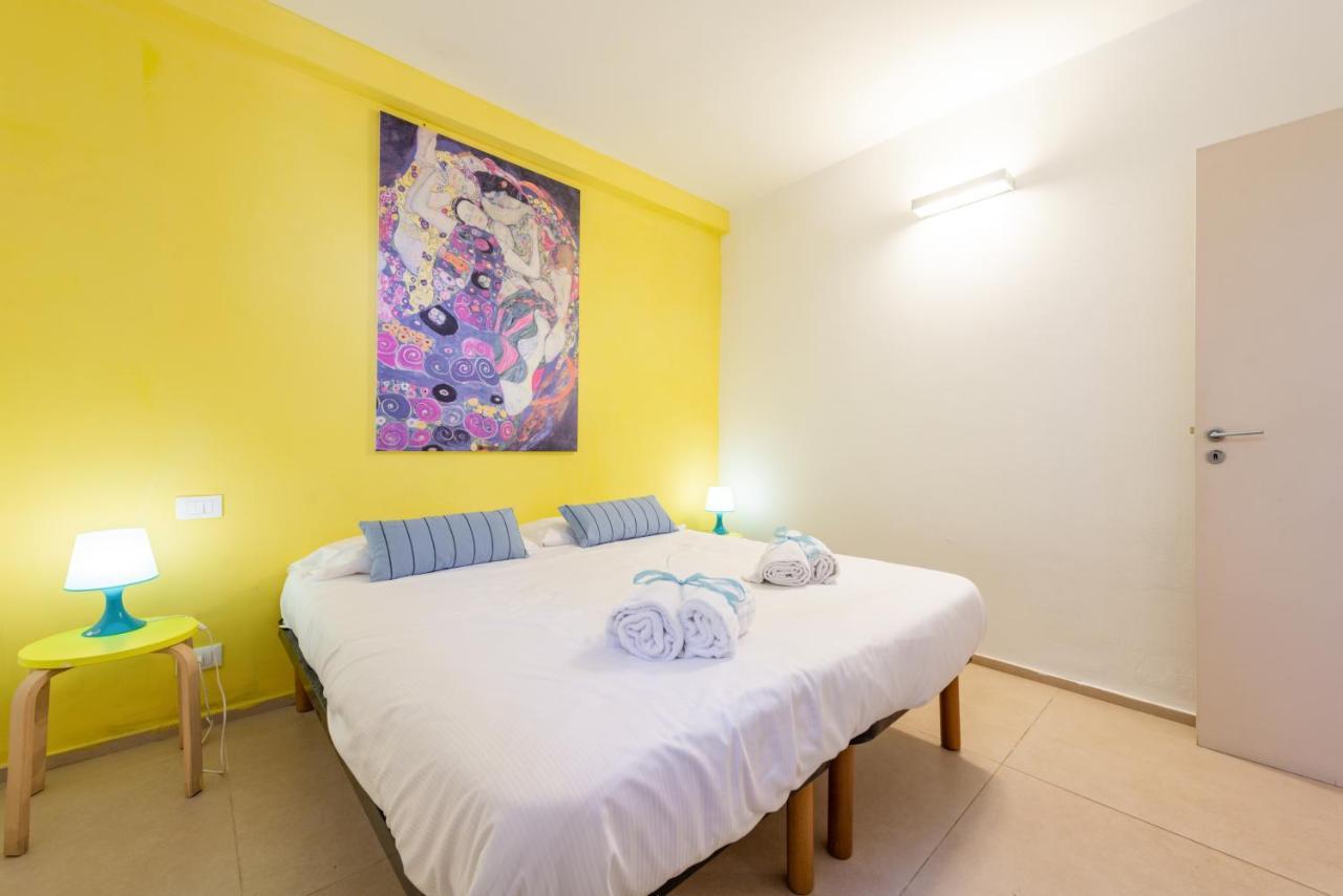 Casalmare Apartments One Step From The Sea Mola di Bari Luaran gambar