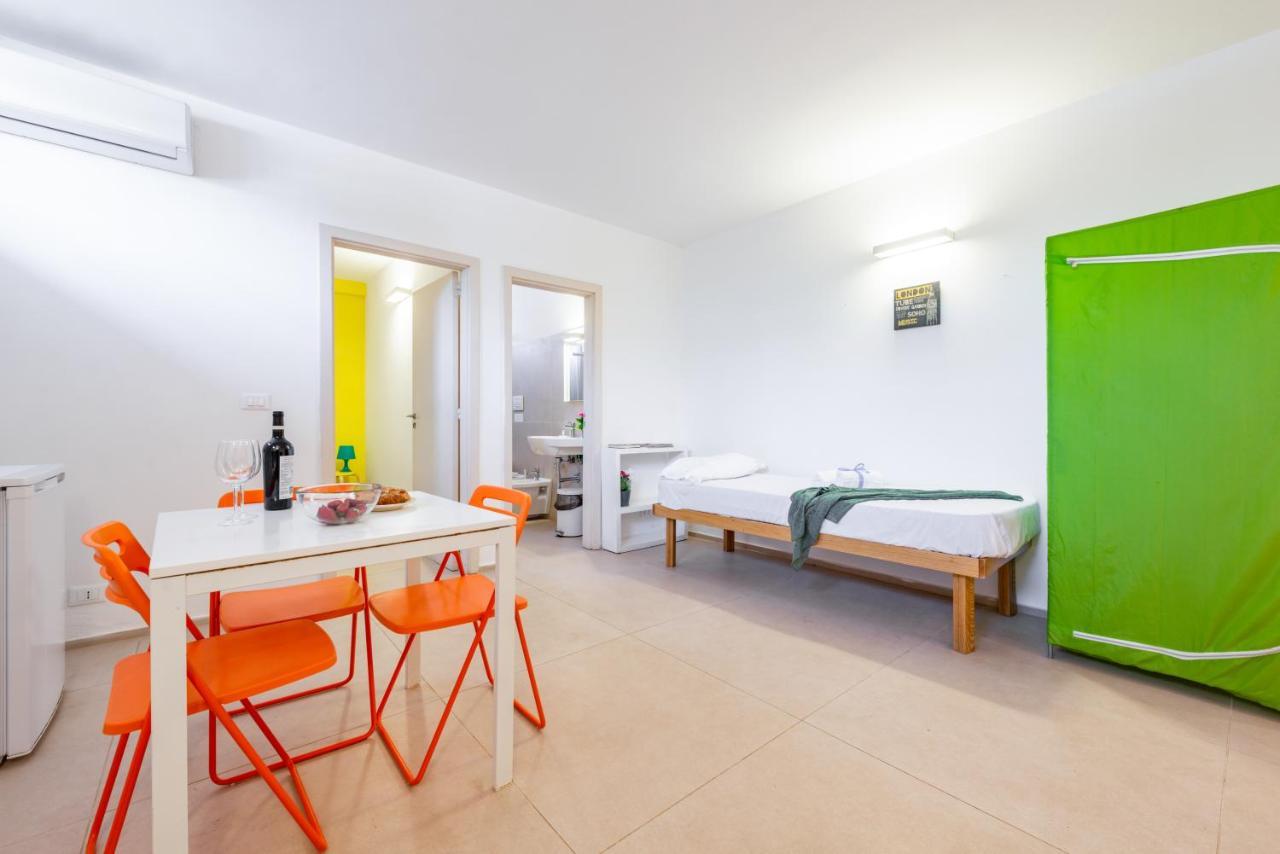 Casalmare Apartments One Step From The Sea Mola di Bari Luaran gambar