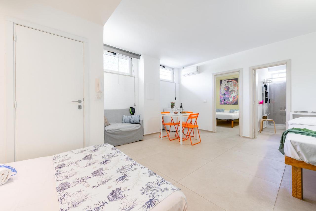 Casalmare Apartments One Step From The Sea Mola di Bari Luaran gambar