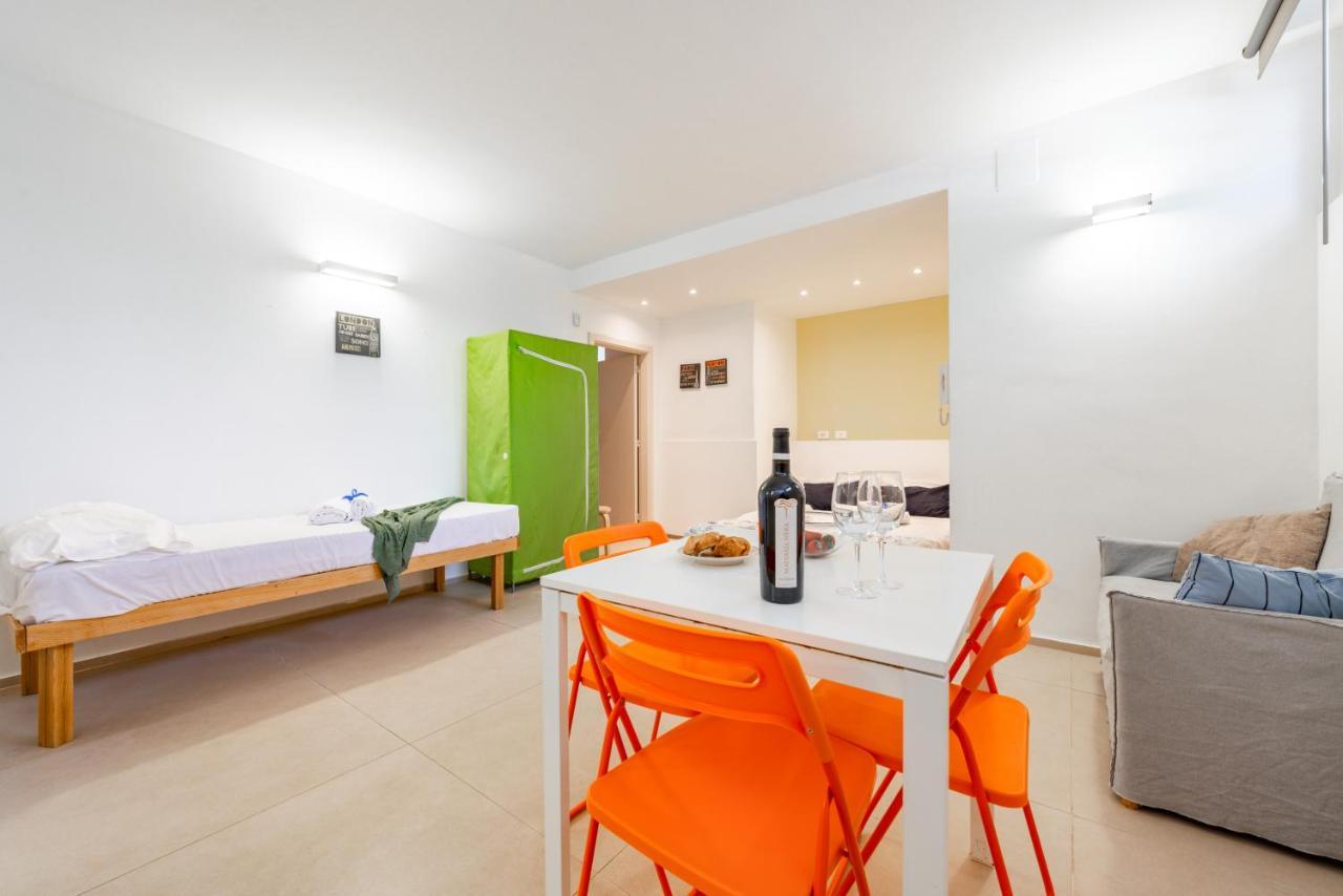 Casalmare Apartments One Step From The Sea Mola di Bari Luaran gambar