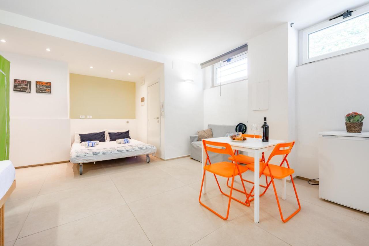Casalmare Apartments One Step From The Sea Mola di Bari Luaran gambar